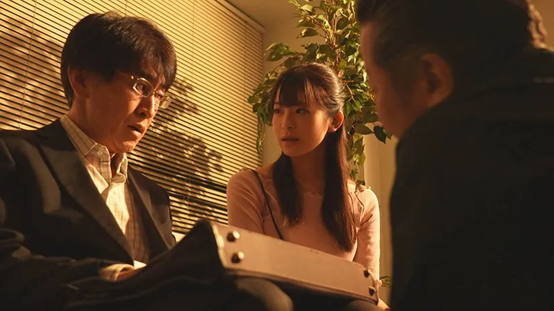 ông xã vay nợ băng đảng, cô vợ phải bán thân để trả nợ