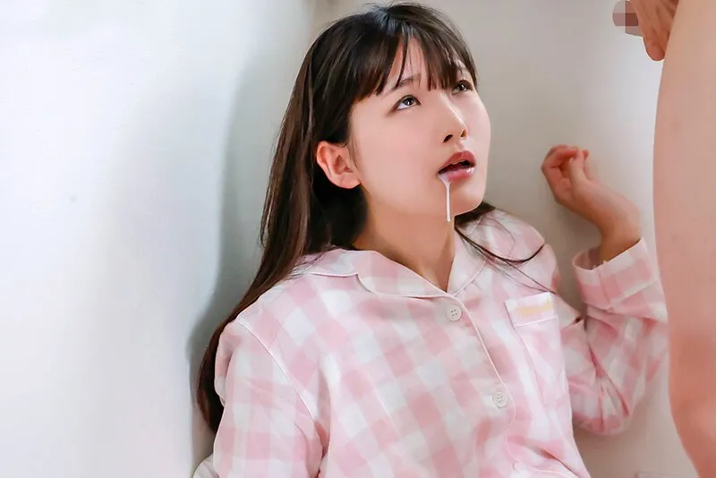 Anh trai ghen khi em ghệ có cô bạn gái nên luôn bắt em ấy làm tình