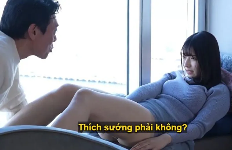 Buổi hẹn bí mật giữa ông bác lớn tuổi và cô minh tinh non trẻ mới debut tại nhà nghỉ sang trọng